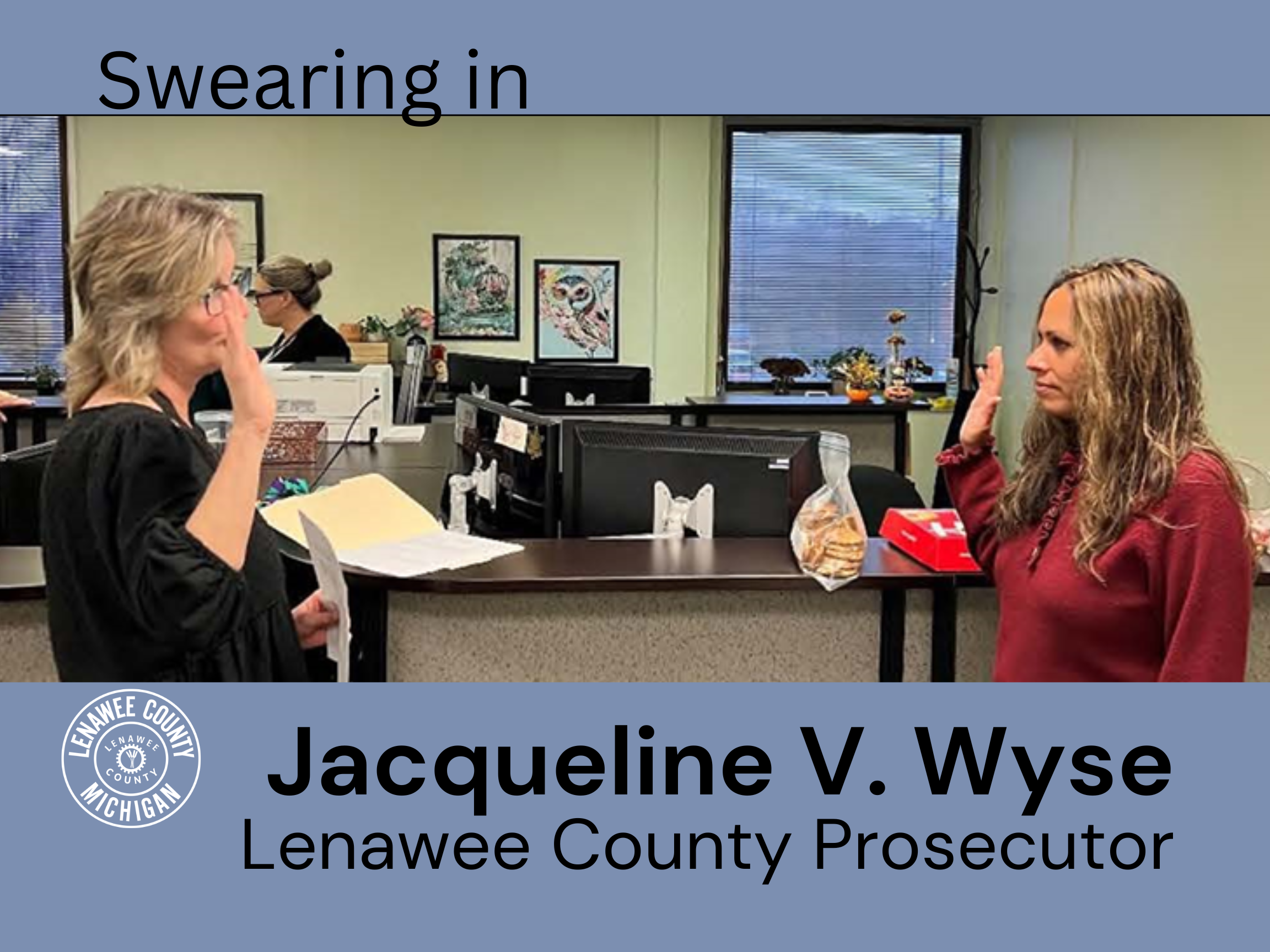 Black White Fashion Boutique Simple Open Closed Sign Poster Landscape (1)